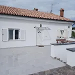 Apartman Caveromane