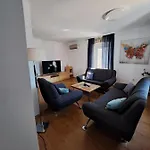 Caveromane Apartman