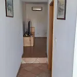 Caveromane Apartman *
