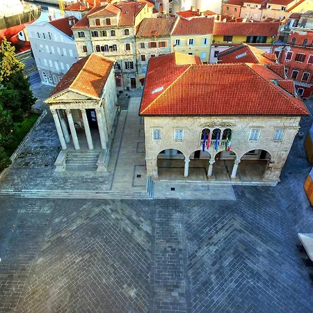 Lägenhet Caveromane Pula