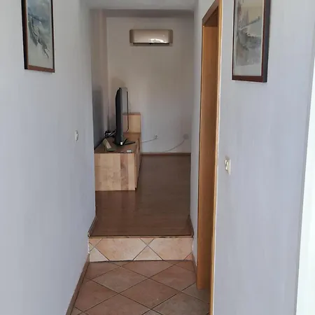 Caveromane Lägenhet *