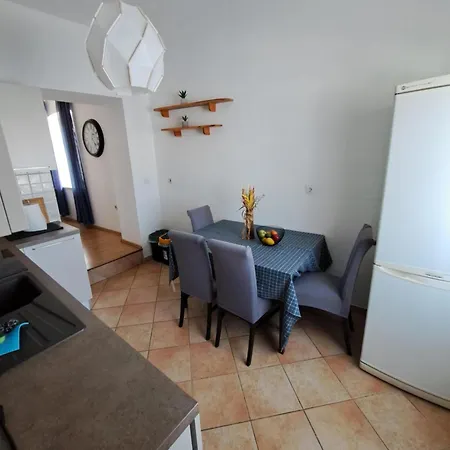 Apartment Caveromane