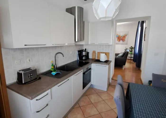 Apartman Caveromane *