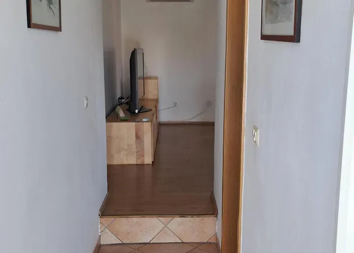 Caveromane Apartman *