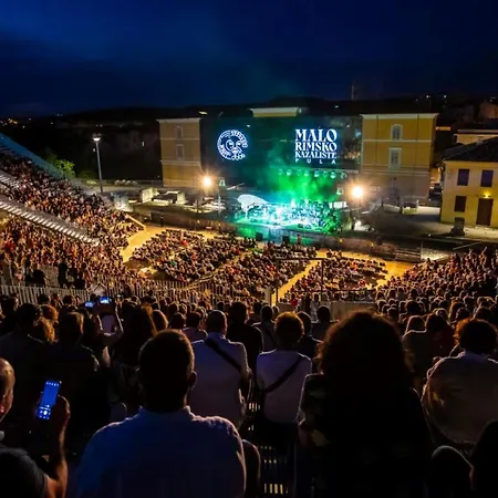 Апартаменти Caveromane