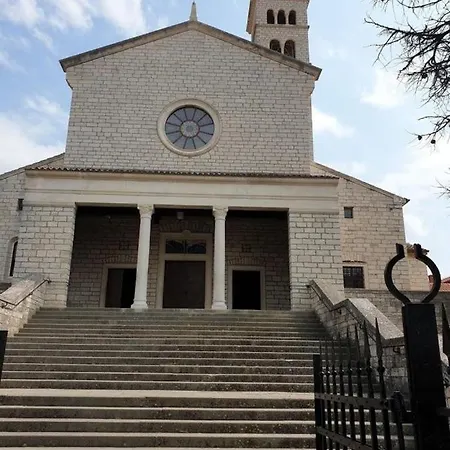 Caveromane Апартаменти